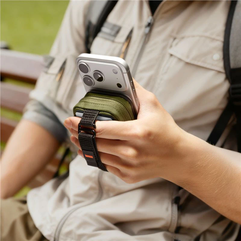 Spigen Portable Organizer Pouch TintapZip MagSafe, olive žalias