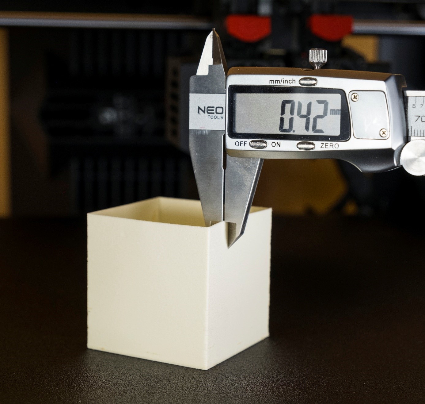 3D plastikas ASA LW UltraFoam pilkas (Dark Pilkas) 0.75kg refill Spectrum aprašymas - Prekės nuotrauka