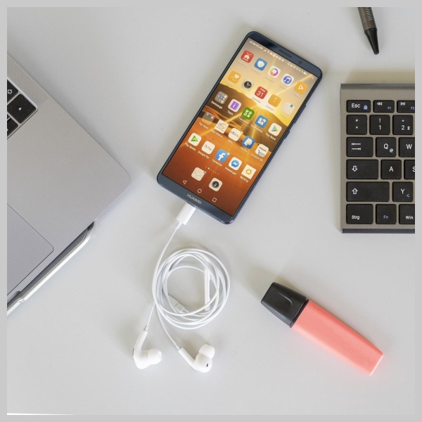 4smarts ausinės Melody Digital Basic USB-C D/A baltos spalvos 465590 aprašymas - Prekės nuotrauka 4smarts ausinės Melody Digital Basic USB-C D/A baltos spalvos 465590 aprašymas - Prekės nuotrauka