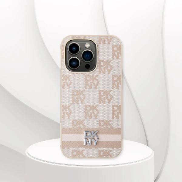 Apple iPhone 14 Pro Max DKNY odinis dėklas Checkered Mono Pattern & Printed Stripes (DKHCP14XPCPTSSK) juodos spalvos aprašymas - Prekės nuotrauka Apple iPhone 14 Pro Max DKNY odinis dėklas Checkered Mono Pattern & Printed Stripes (DKHCP14XPCPTSSK) juodos spalvos aprašymas - Prekės nuotrauka