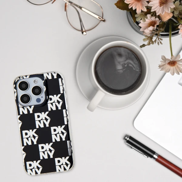 Apple iPhone 15 Plus / 14 Plus DKNY dėklas IML Checkered Mono Pattern (DKHCP15MHDLCEK) juodos spalvos aprašymas - Prekės nuotrauka