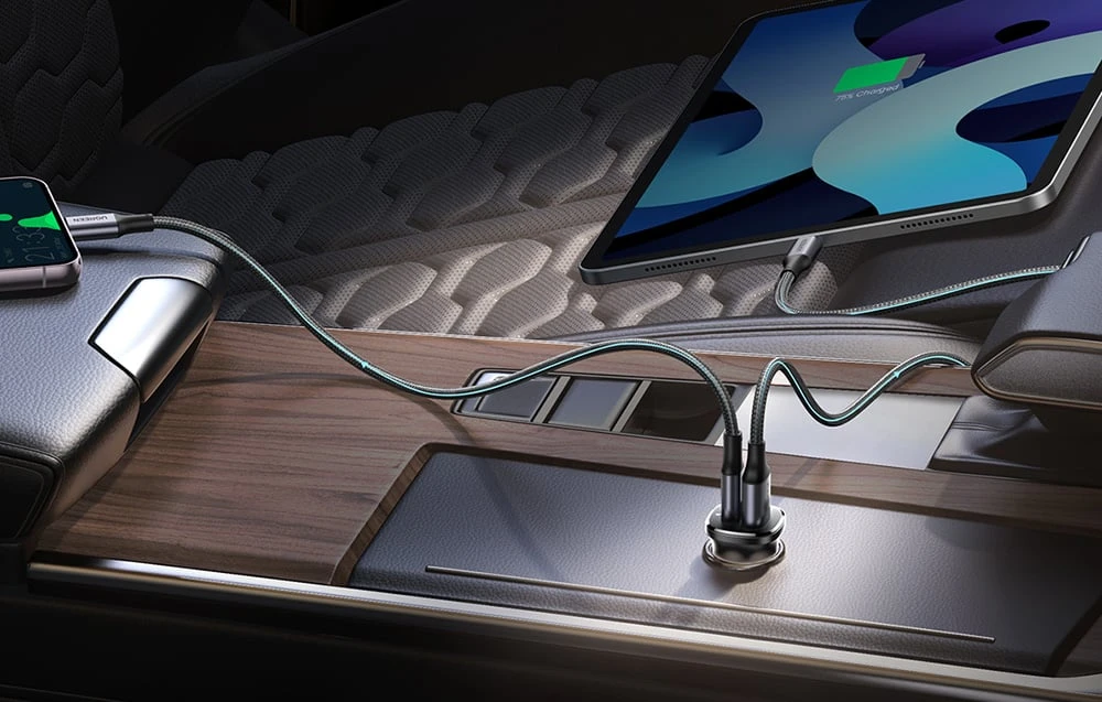 Automobilinis įkroviklis 30W USB-C + USB UGREEN EC305 juodos spalvos aprašymas - Prekės nuotrauka Automobilinis įkroviklis 30W USB-C + USB UGREEN EC305 juodos spalvos aprašymas - Prekės nuotrauka