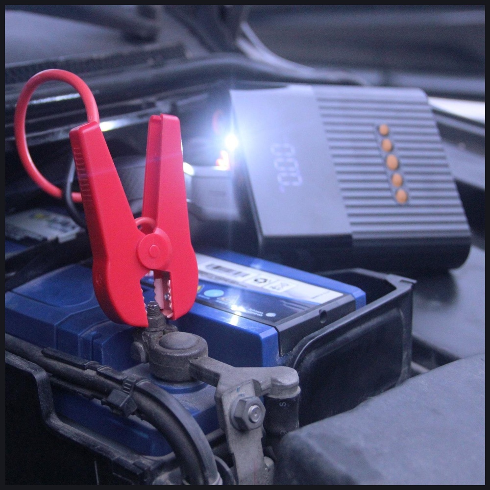 Automobilinis užvedimo įrenginys 4smarts PitStop+ 8800mAh išorinė baterija su kompresoriumi ir žibintuvėliu, juodos spalvos aprašymas - Prekės nuotrauka