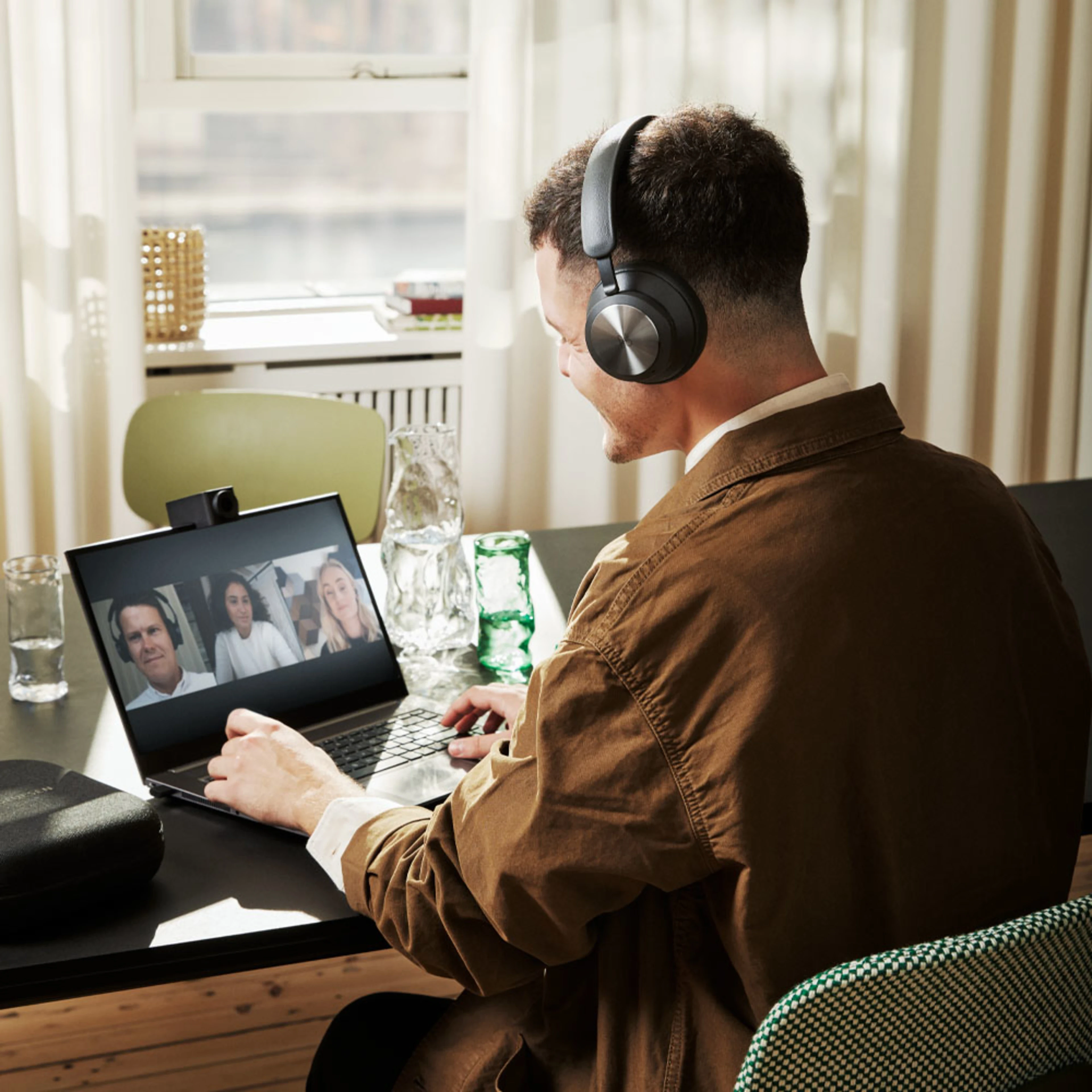 Bang & Olufsen Beocom Portal UC OE Ausinės juodo antracito spalvos aprašymas - Prekės nuotrauka Bang & Olufsen Beocom Portal UC OE Ausinės juodo antracito spalvos aprašymas - Prekės nuotrauka