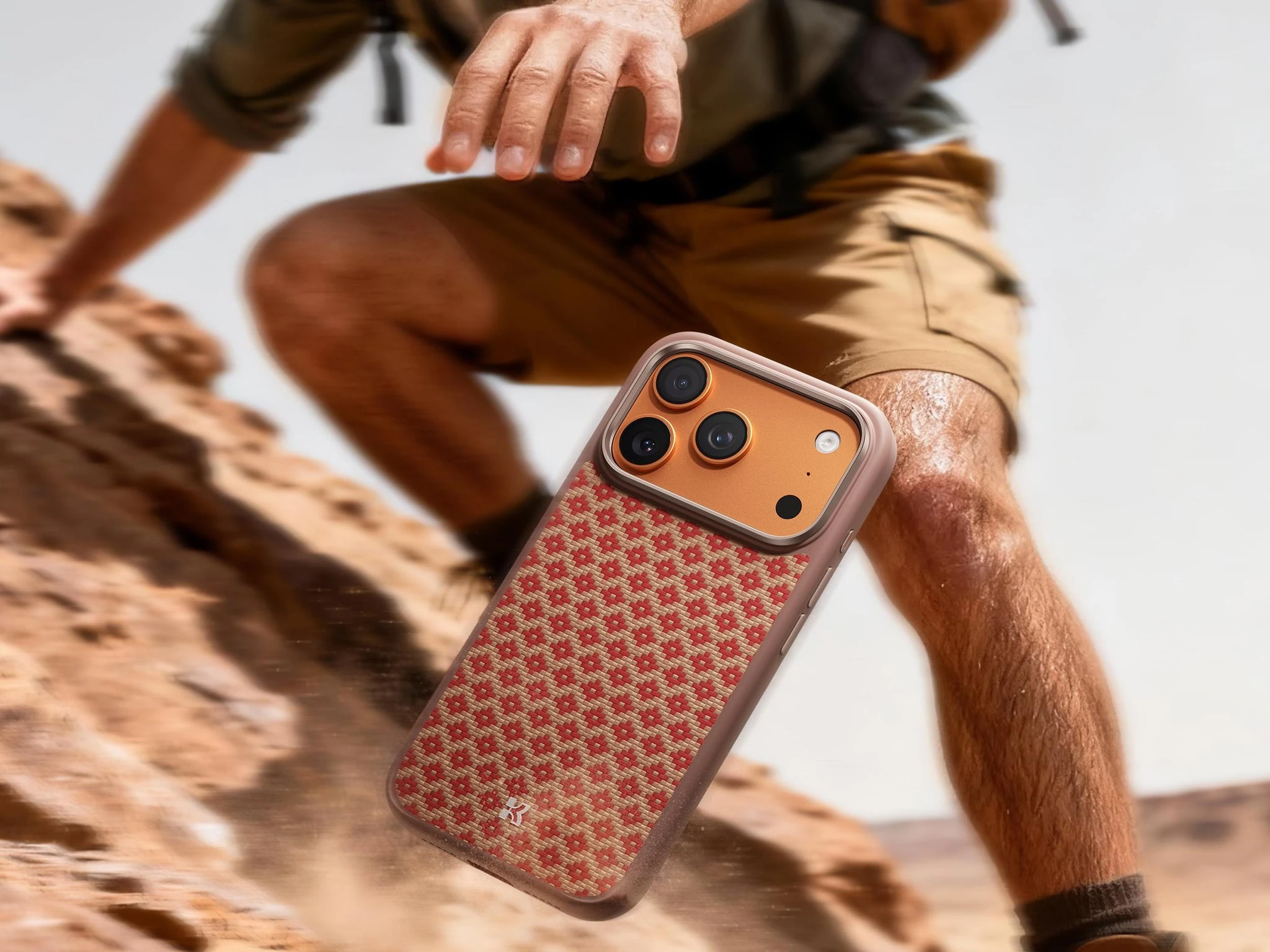 Benks Magnetic Armor Air Armor Grid Kevlar dėklas Metal Frame 600D (A070) skirtas Apple iPhone 17 Pro Max auksinis aprašymas - Prekės nuotrauka