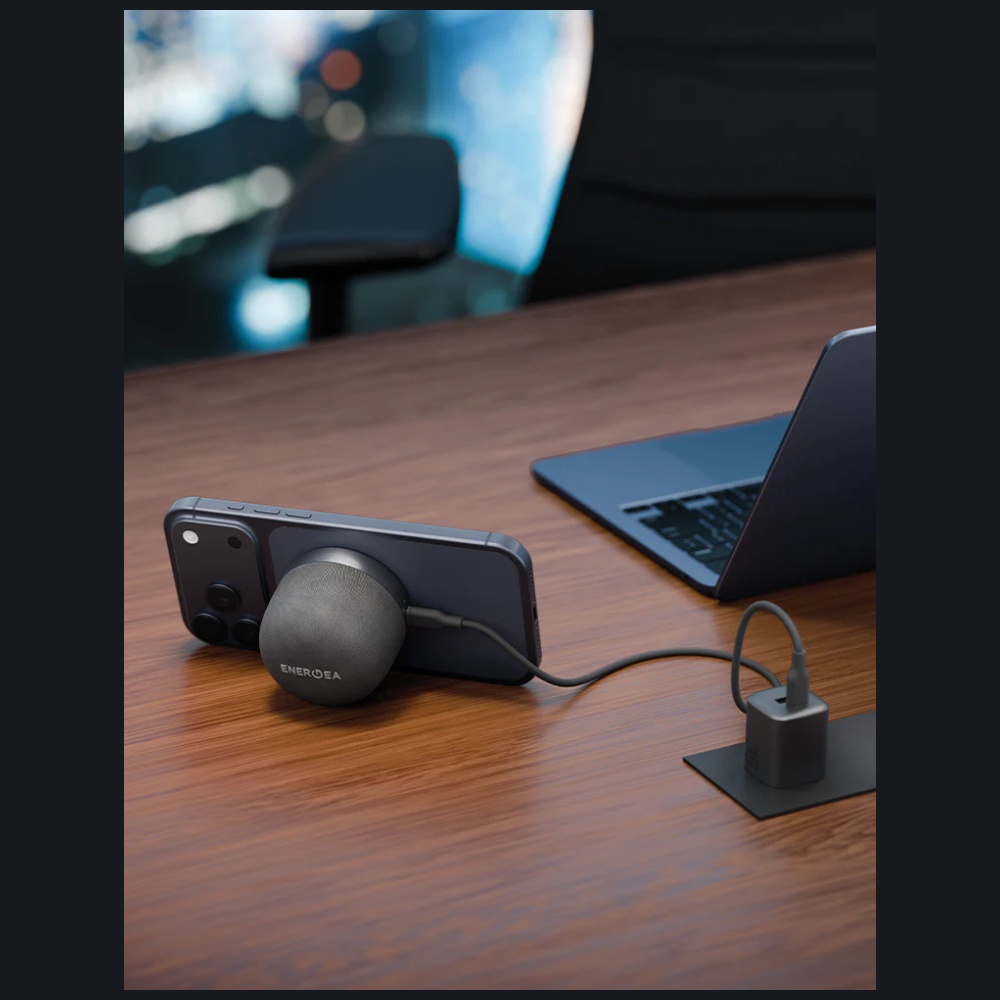 „Bluetooth“ garsiakalbiai Energea Magaudio Go Plus Qi MagSafe su dirželiu, grafito spalvos aprašymas - Prekės nuotrauka