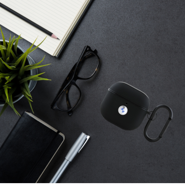 BMW BMA4SSLBK AirPods 4 dėklas juodos spalvos Geniune Leather sidabro spalvos Logo aprašymas - Prekės nuotrauka BMW BMA4SSLBK AirPods 4 dėklas juodos spalvos Geniune Leather sidabro spalvos Logo aprašymas - Prekės nuotrauka