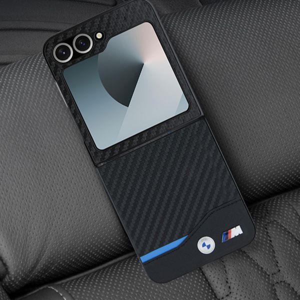 BMW BMHCZF622NBCK Z Flip6 F741 juodos spalvos kietas dėklas Carbon Mėlyna Line aprašymas - Prekės nuotrauka