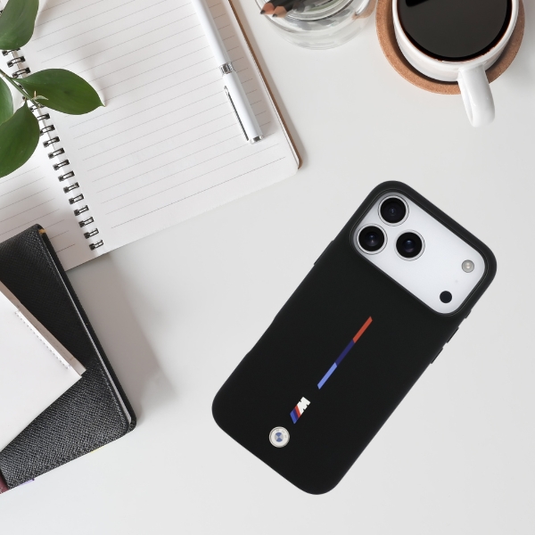 BMW M Silicon Tricolor Line MagSafe Dėklas skirtas Apple iPhone 17 Pro Max juodos spalvos aprašymas - Prekės nuotrauka