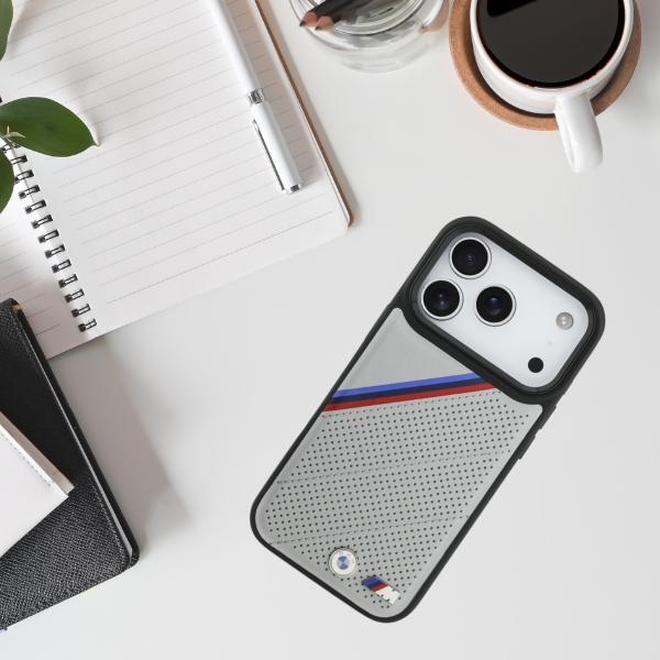 BMW M Tricolor Metal Logo MagSafe dėklas Apple iPhone 17 Pro pilkos spalvos aprašymas - Prekės nuotrauka