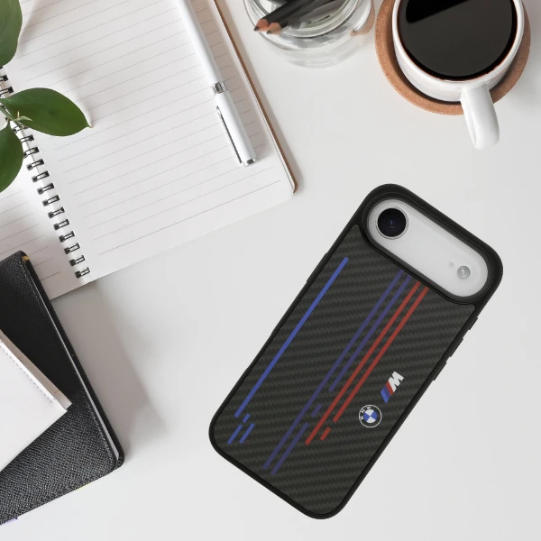 Dėklas BMW M Kevlar Lines & Logo MagSafe skirtas Apple iPhone Air juodos spalvos aprašymas - Prekės nuotrauka Dėklas BMW M Kevlar Lines & Logo MagSafe skirtas Apple iPhone Air juodos spalvos aprašymas - Prekės nuotrauka