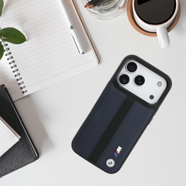 Dėklas BMW M Perforated Stripe Logo MagSafe Apple iPhone 17 Pro navy mėlynas aprašymas - Prekės nuotrauka