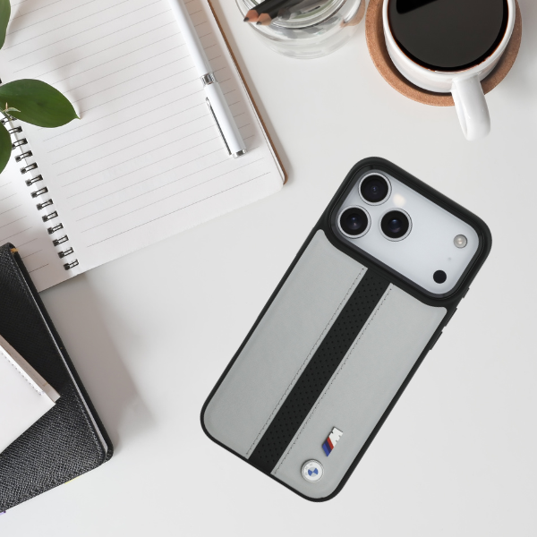 Dėklas BMW M Perforated Stripe Logo MagSafe iPhone 17 Pro Max pilkas aprašymas - Prekės nuotrauka