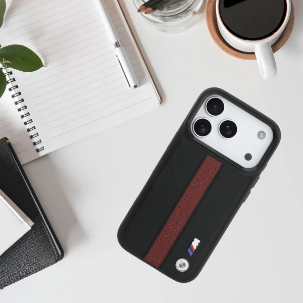 Dėklas BMW M Perskirtasated Stripe Logo MagSafe skirtas Apple iPhone 17 Pro raudonos spalvos aprašymas - Prekės nuotrauka Dėklas BMW M Perskirtasated Stripe Logo MagSafe skirtas Apple iPhone 17 Pro raudonos spalvos aprašymas - Prekės nuotrauka
