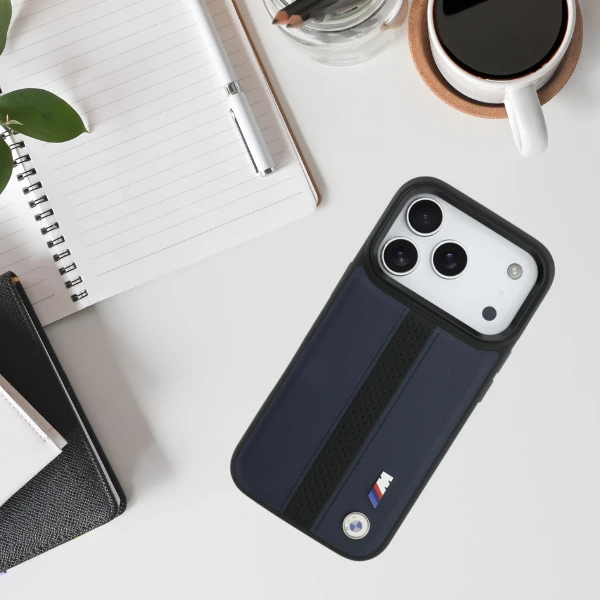 Dėklas BMW M Perskirtasated Stripe Logo MagSafe skirtas Apple iPhone 17 Pro mėlynos spalvos aprašymas - Prekės nuotrauka Dėklas BMW M Perskirtasated Stripe Logo MagSafe skirtas Apple iPhone 17 Pro mėlynos spalvos aprašymas - Prekės nuotrauka