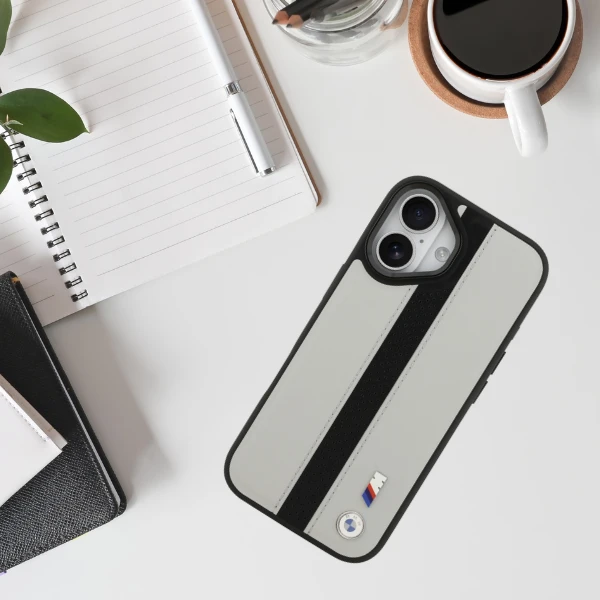 Dėklas BMW M Perskirtasated Stripe Logo MagSafe skirtas Apple iPhone 17 pilkos spalvos aprašymas - Prekės nuotrauka