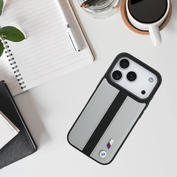 Dėklas BMW M Perskirtasated Stripe Logo MagSafe skirtas Apple iPhone 17 Pro pilkos spalvos aprašymas - Prekės nuotrauka Dėklas BMW M Perskirtasated Stripe Logo MagSafe skirtas Apple iPhone 17 Pro pilkos spalvos aprašymas - Prekės nuotrauka