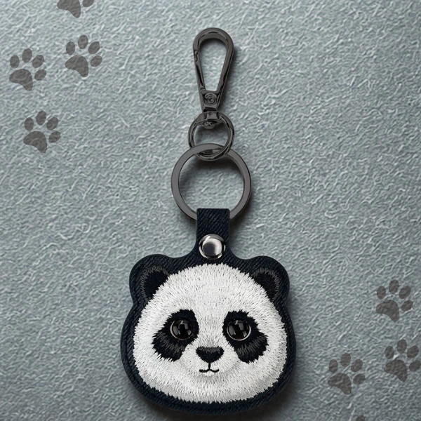 Dėklas daiktų ieškikliui Nimmy Big Eyed Pet 2.0 Panda juodos spalvos aprašymas - Prekės nuotrauka Dėklas daiktų ieškikliui Nimmy Big Eyed Pet 2.0 Panda juodos spalvos aprašymas - Prekės nuotrauka