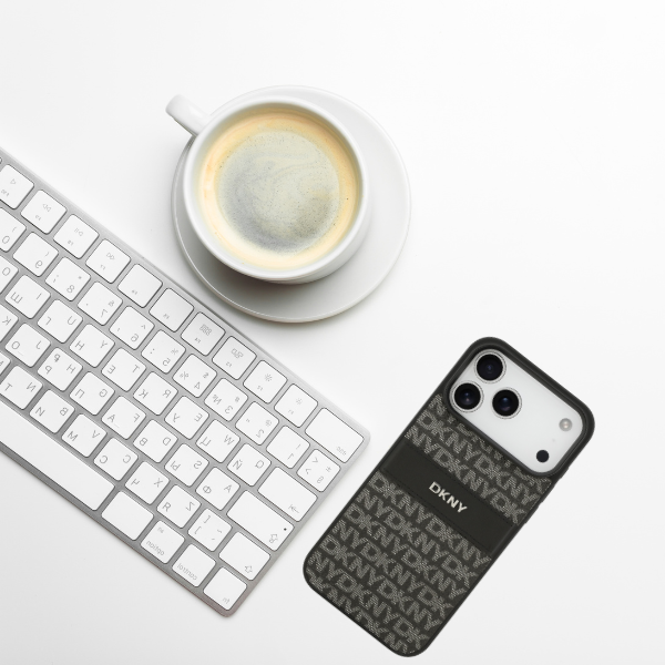 Dėklas DKNY Repeat Texture Pattern with Tonal Stripe skirtas Apple iPhone 17 Pro Max juodas aprašymas - Prekės nuotrauka Dėklas DKNY Repeat Texture Pattern with Tonal Stripe skirtas Apple iPhone 17 Pro Max juodas aprašymas - Prekės nuotrauka