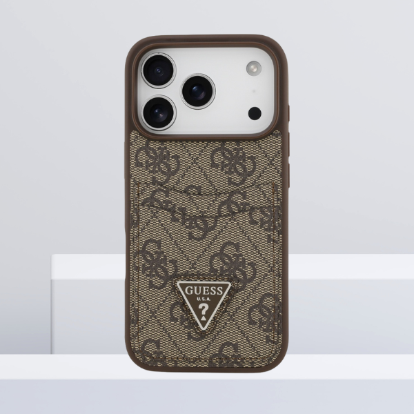 Dėklas Guess 4G Double Card Triangle, skirtas iPhone 18 Pro / 17 Pro, rudas aprašymas - Prekės nuotrauka