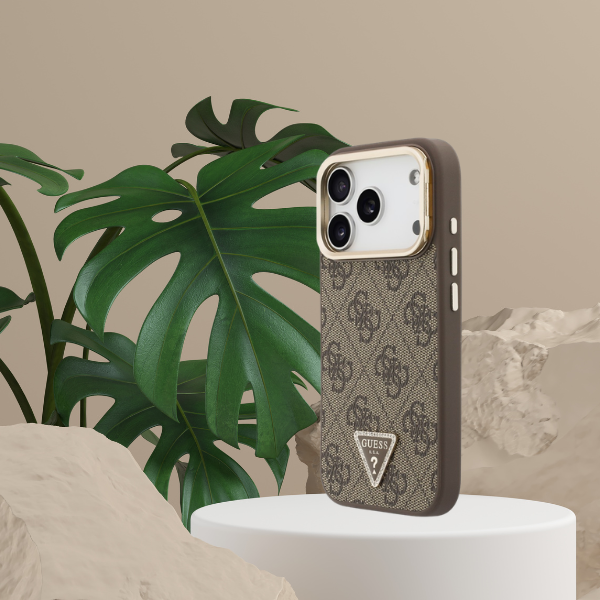 Dėklas Guess 4G PU Triangle Logo & Stand su kamera ir Magsafe funkcija, skirtas iPhone 18 Pro Max / 17 Pro Max, rudas aprašymas - Prekės nuotrauka