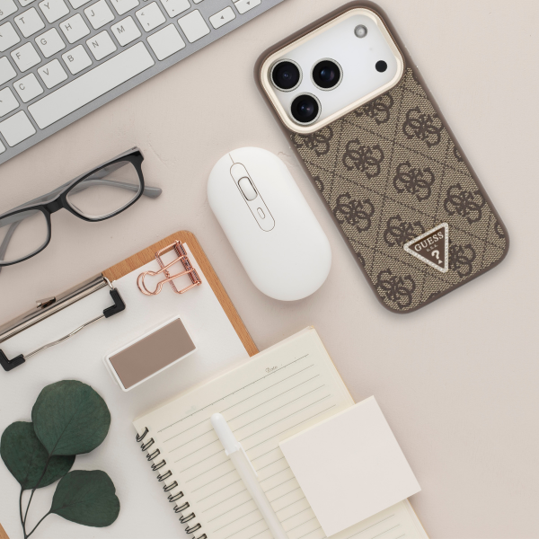Dėklas Guess 4G PU Triangle Logo & Stand Camera Magsafe, skirtas iPhone 18 Pro / 17 Pro, rudas aprašymas - Prekės nuotrauka
