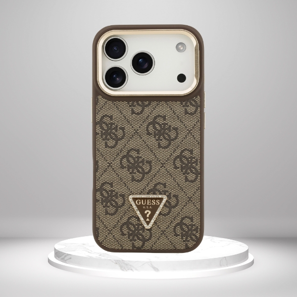 Dėklas Guess 4G PU Triangle Logo & Stir Camera Magsafe skirtas Apple iPhone 17 Pro rudos spalvos aprašymas - Prekės nuotrauka