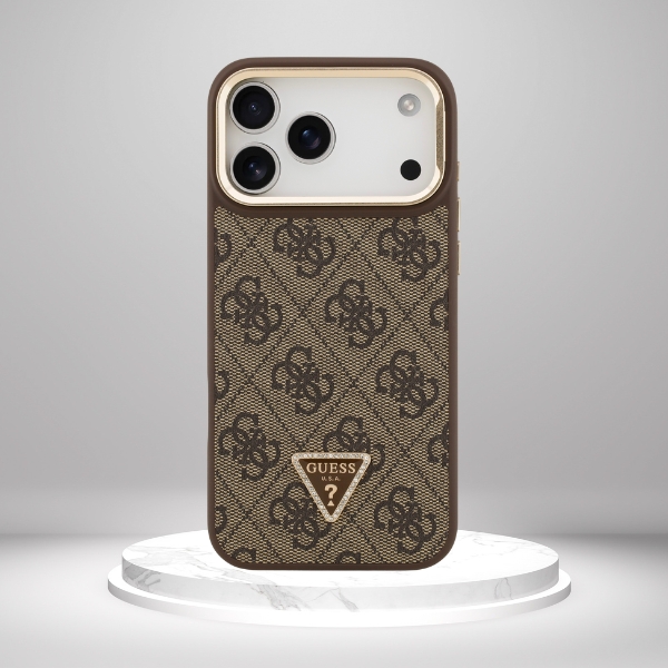 Dėklas Guess 4G PU Triangle Logo & Stir Camera Magsafe skirtas Apple iPhone 17 Pro Max rudos spalvos aprašymas - Prekės nuotrauka