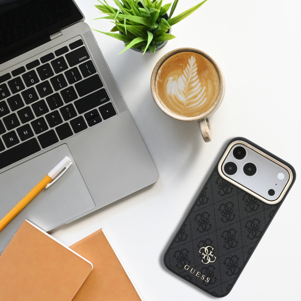 Dėklas Guess 4G su Magsafe pinigine, skirtas iPhone 18 Pro / 17 Pro, juodas aprašymas - Prekės nuotrauka