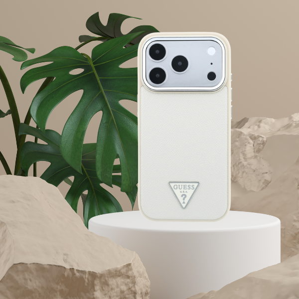 Dėklas Guess Grained Triangle Logo MagSafe, skirtas iPhone 18 Pro / 17 Pro, smėlio spalvos aprašymas - Prekės nuotrauka