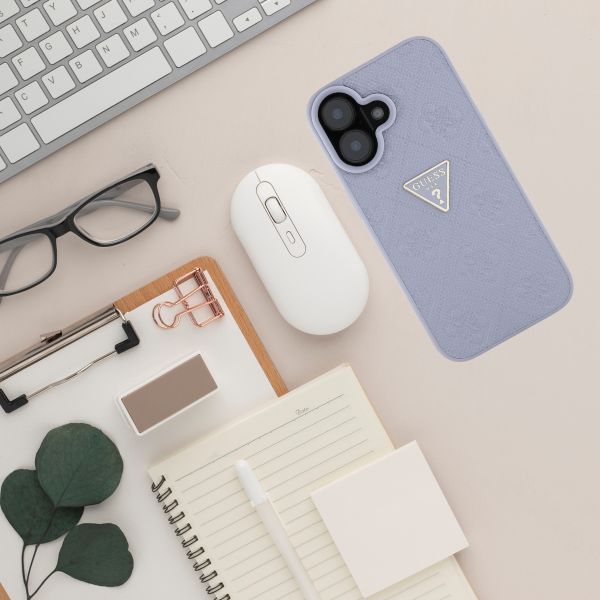 Dėklas Guess Hot Stamp 4G Pattern Triangle Metal Logo Apple iPhone 16 violetinės spalvos aprašymas - Prekės nuotrauka Dėklas Guess Hot Stamp 4G Pattern Triangle Metal Logo Apple iPhone 16 violetinės spalvos aprašymas - Prekės nuotrauka