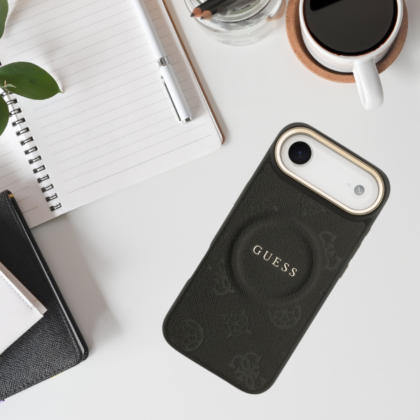 „Guess Peony Hot Stamp MagSafe“ dėklas, skirtas „iPhone Air“ – Juodas aprašymas - Prekės nuotrauka „Guess Peony Hot Stamp MagSafe“ dėklas, skirtas „iPhone Air“ – Juodas aprašymas - Prekės nuotrauka