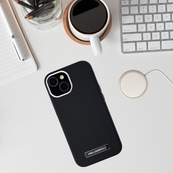 Dėklas Karl Lagerfeld FW Metal Plate MagSafe Apple iPhone 15 juodos spalvos aprašymas - Prekės nuotrauka Dėklas Karl Lagerfeld FW Metal Plate MagSafe Apple iPhone 15 juodos spalvos aprašymas - Prekės nuotrauka