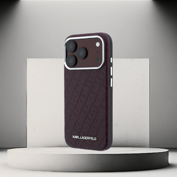 Dėklas Karl Lagerfeld Grained Allover Logo Metal Elongated MagSafe skirtas iPhone 18 Pro / 17 Pro burgundy aprašymas - Prekės nuotrauka