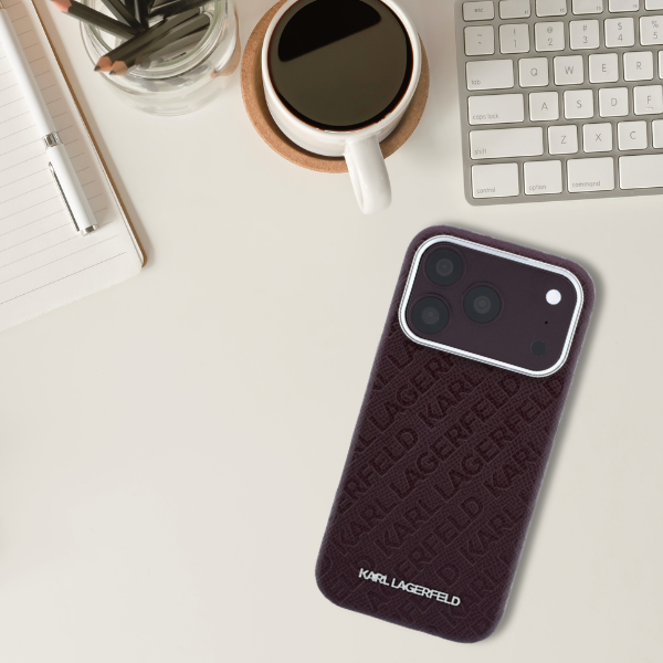 Dėklas Karl Lagerfeld Grained Allover Logo Metal Elongated skirtas iPhone 18 Pro Max/17 Pro Max burgundy aprašymas - Prekės nuotrauka