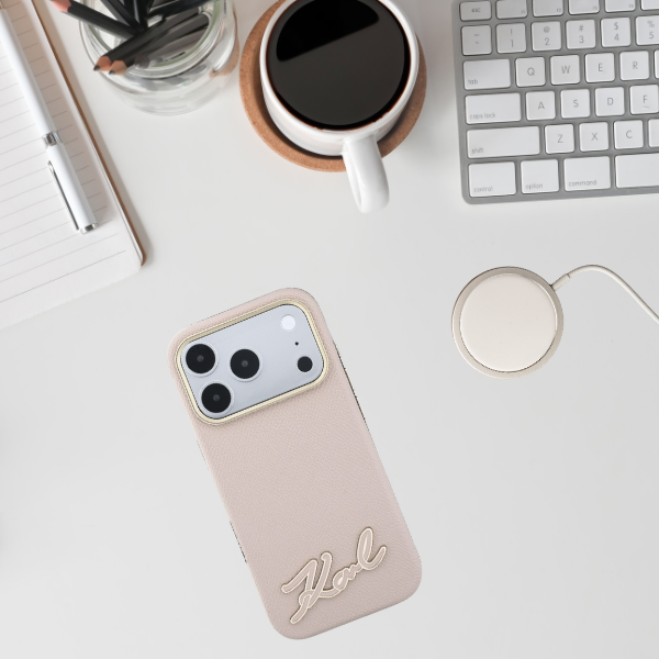Dėklas Karl Lagerfeld Grained with Resin Signature Logo MagSafe, skirtas iPhone 18 Pro / 17 Pro, rožinis aprašymas - Prekės nuotrauka