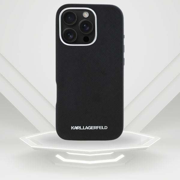 Dėklas Karl Lagerfeld Saffiano Full Wrapped Elongated Metal Logo MagSafe Apple iPhone 16 Pro Max juodos spalvos aprašymas - Prekės nuotrauka Dėklas Karl Lagerfeld Saffiano Full Wrapped Elongated Metal Logo MagSafe Apple iPhone 16 Pro Max juodos spalvos aprašymas - Prekės nuotrauka