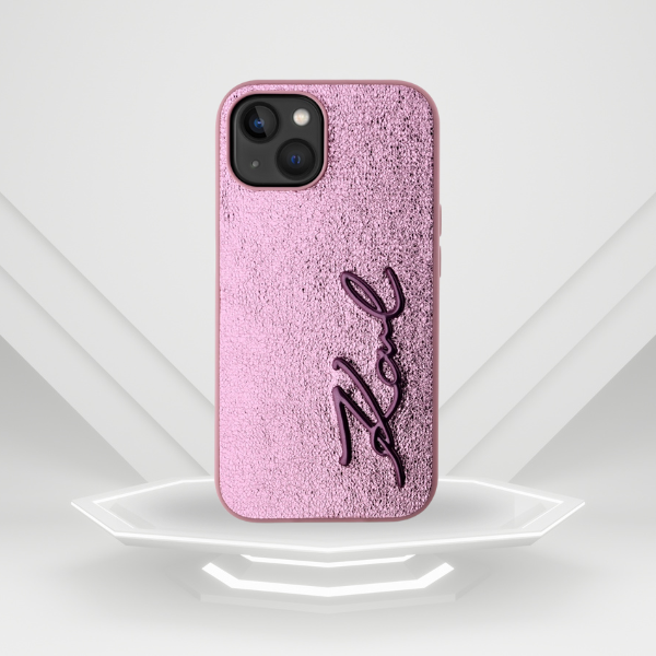 Dėklas Karl Lagerfeld Wrinkled Metal Signature Apple iPhone 15 rožinės spalvos aprašymas - Prekės nuotrauka