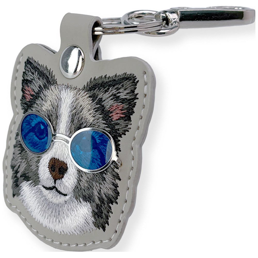 Dėklas locatorr Nimmy Glasses Cool and Cute Dog pilkos spalvos aprašymas - Prekės nuotrauka Dėklas locatorr Nimmy Glasses Cool and Cute Dog pilkos spalvos aprašymas - Prekės nuotrauka