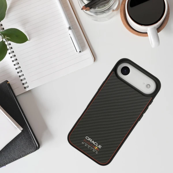 Red Bull Raudona Bull Dėklas Raudona Bull Kevlar Logo Matt MagSafe skirtas Apple iPhone Air juodos spalvos aprašymas - Prekės nuotrauka Red Bull Raudona Bull Dėklas Raudona Bull Kevlar Logo Matt MagSafe skirtas Apple iPhone Air juodos spalvos aprašymas - Prekės nuotrauka