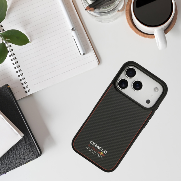 Red Bull Raudona Bull Dėklas Raudona Bull Kevlar Logo Matt MagSafe Apple iPhone 17 Pro juodos spalvos aprašymas - Prekės nuotrauka Red Bull Raudona Bull Dėklas Raudona Bull Kevlar Logo Matt MagSafe Apple iPhone 17 Pro juodos spalvos aprašymas - Prekės nuotrauka