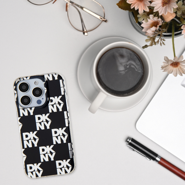 DKNY DKHCP15MHDLCEK iPhone 15 Plus / 14 Plus 6.7 colių juodos spalvos kietas dėklas IML Checkered Mono Pattern aprašymas - Prekės nuotrauka