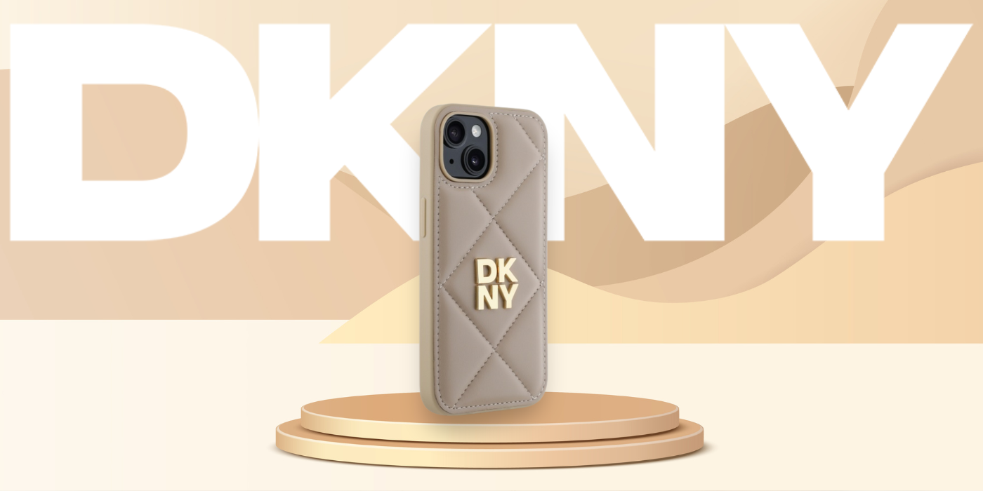 DKNY DKHCP15SPQDSLE iPhone 15 6.1″ smėlio spalvos dygsniuotas dėklas su „Stack Logo“ aprašymas - Prekės nuotrauka
