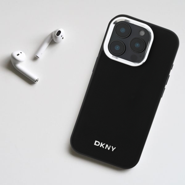 DKNY DKHMP15LPSCMCLK Apple iPhone 15 Pro 6.1″ juodos spalvos kietas dėklas Plain Logo MagSafe aprašymas - Prekės nuotrauka
