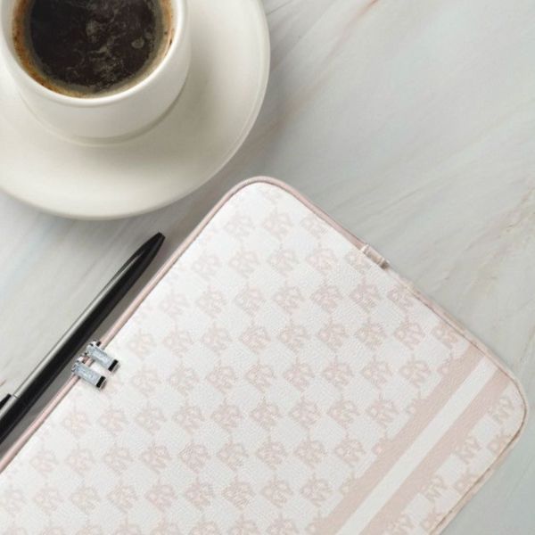 DKNY kompiuterio dėklas DKCS14PVSHLP 14″ rožinės spalvos su raštuotais dryžiais aprašymas - Prekės nuotrauka