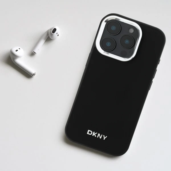 DKNY Plain Logo MagSafe Apple iPhone 15 Pro Max - dėklas telefonui juodos spalvos aprašymas - Prekės nuotrauka