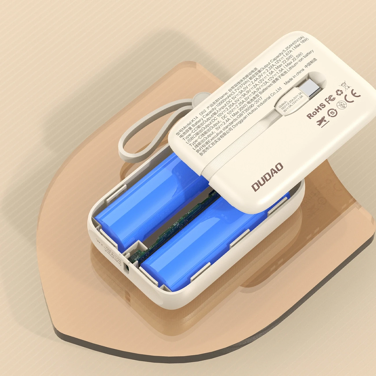 Dudao K14 10000mAh power bank su USB-C / Lightning kabeliais - gelsvas aprašymas - Prekės nuotrauka