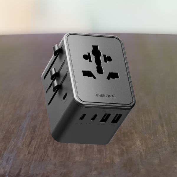 Energea TravelWorld Mini GaN 45W PD sieninis įkroviklis 3x USB-C / 2x USB-A Gunmetal aprašymas - Prekės nuotrauka