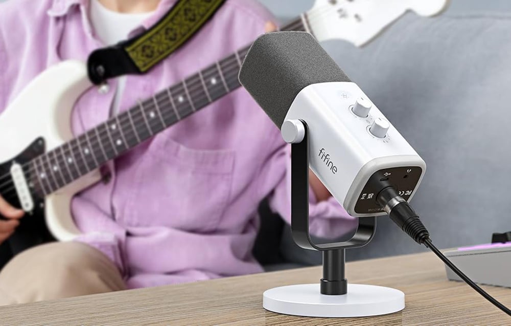 Fifine AM8W dynamic microphone with stand baltos spalvos aprašymas - Prekės nuotrauka
