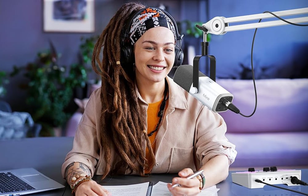 Fifine AM8W dynamic microphone with stand baltos spalvos aprašymas - Prekės nuotrauka